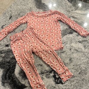 Posh‎ Peanut Heart Me Bamboo two piece long sleeve pajama set 2T